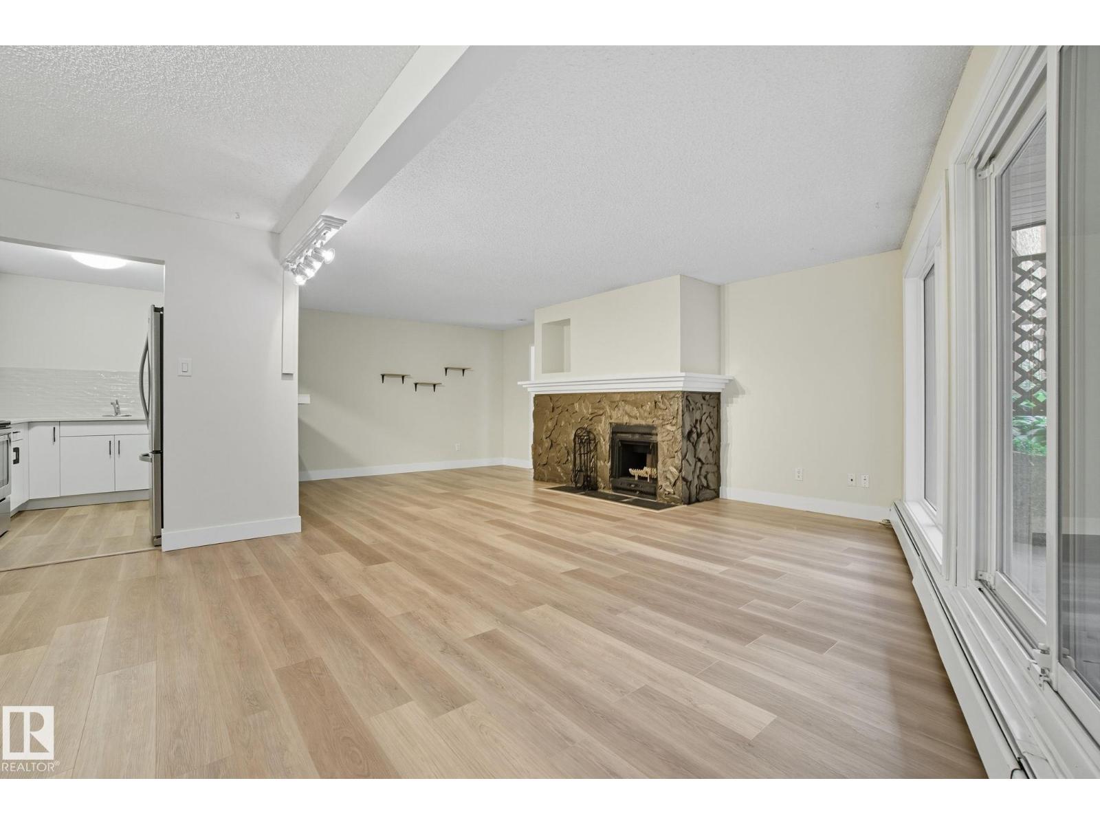 #6 10160 119 St Nw, Edmonton, Alberta  T5K 1Y9 - Photo 14 - E4458061