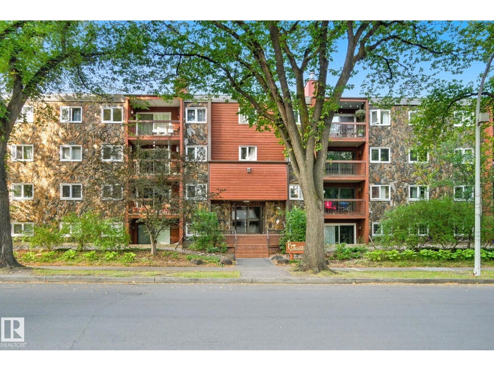 #6 10160 119 St Nw, Edmonton, Alberta  T5K 1Y9 - Photo 2 - E4458061