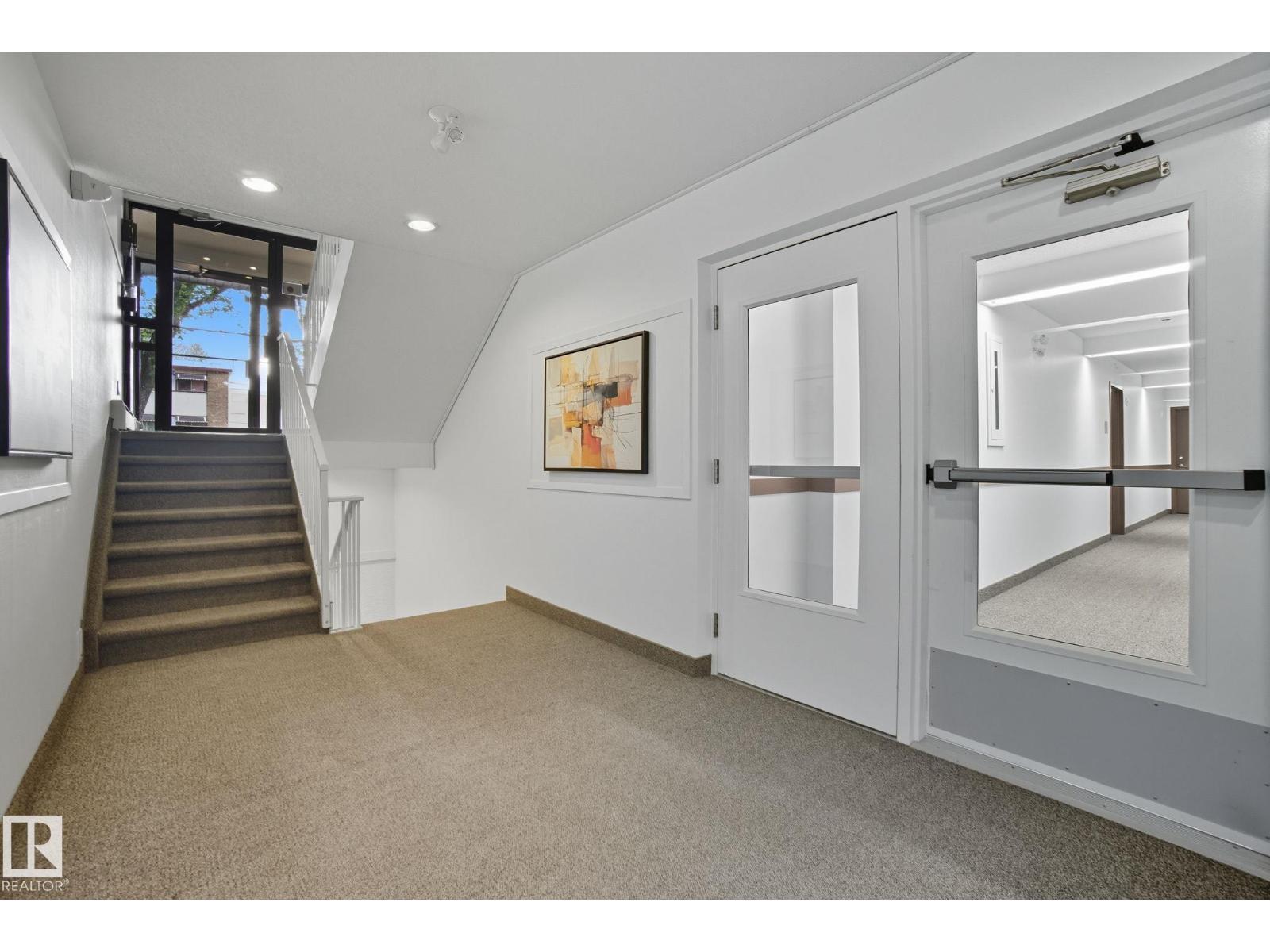 #6 10160 119 St Nw, Edmonton, Alberta  T5K 1Y9 - Photo 35 - E4458061