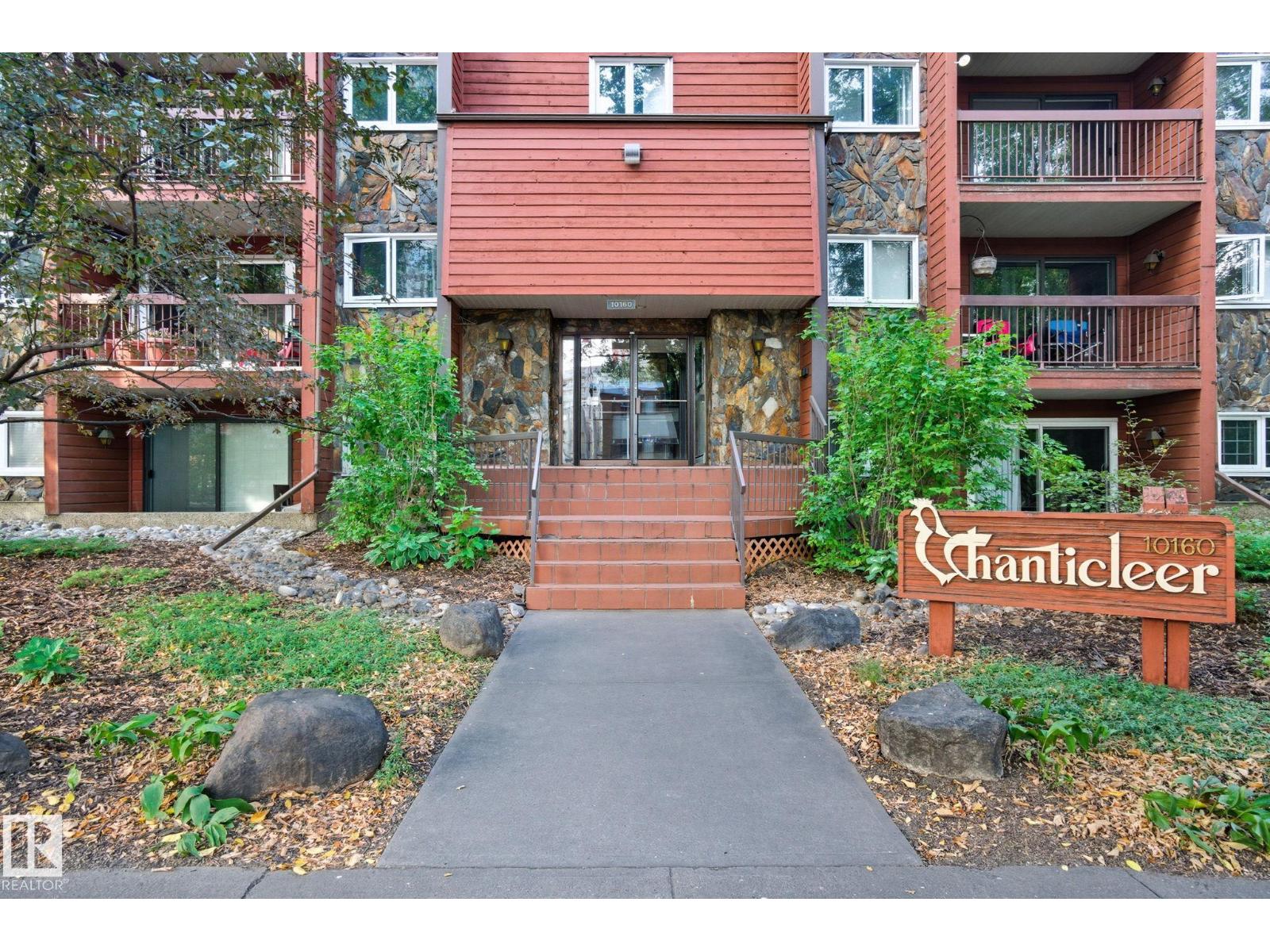#6 10160 119 St Nw, Edmonton, Alberta  T5K 1Y9 - Photo 4 - E4458061