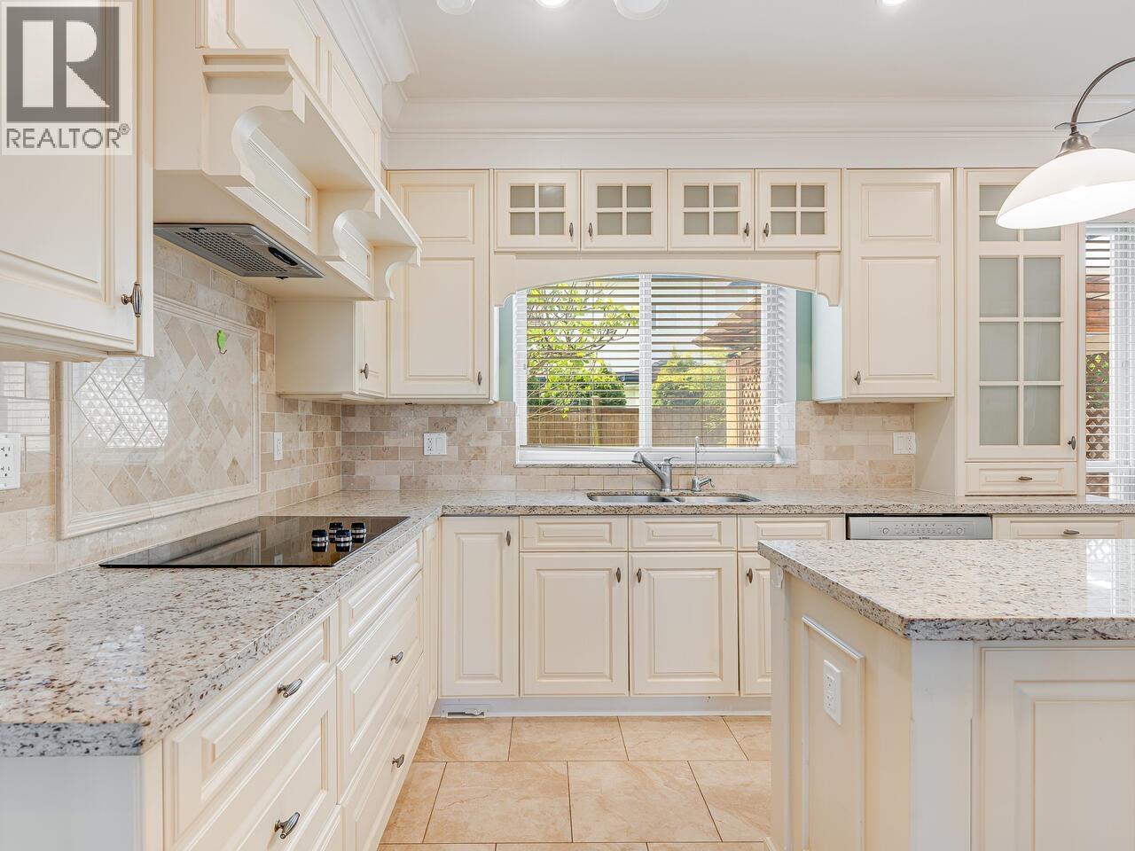 3780 Royalmore Avenue, Richmond, British Columbia  V7C 1P6 - Photo 8 - R3048820