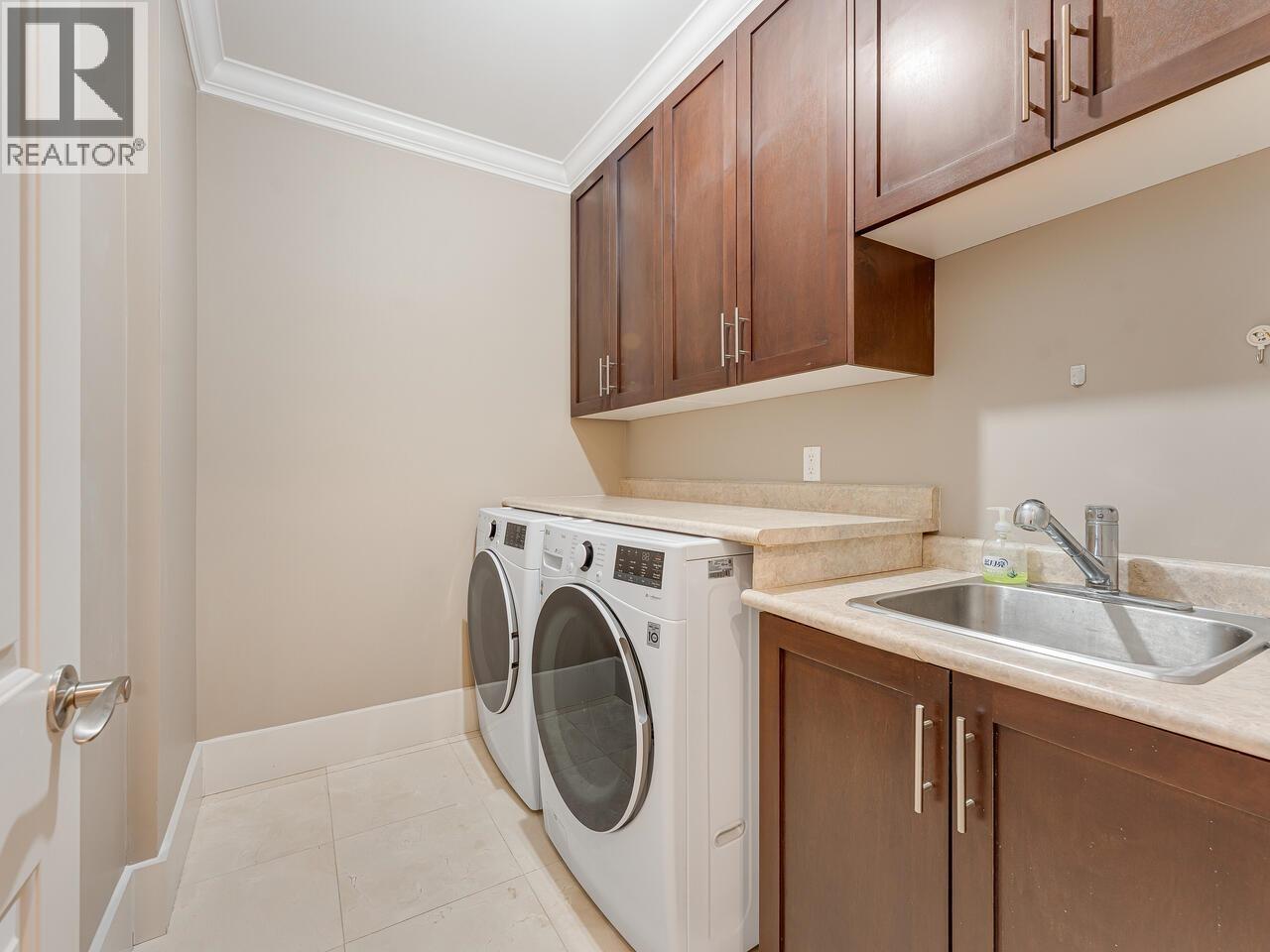 3780 Royalmore Avenue, Richmond, British Columbia  V7C 1P6 - Photo 32 - R3048820