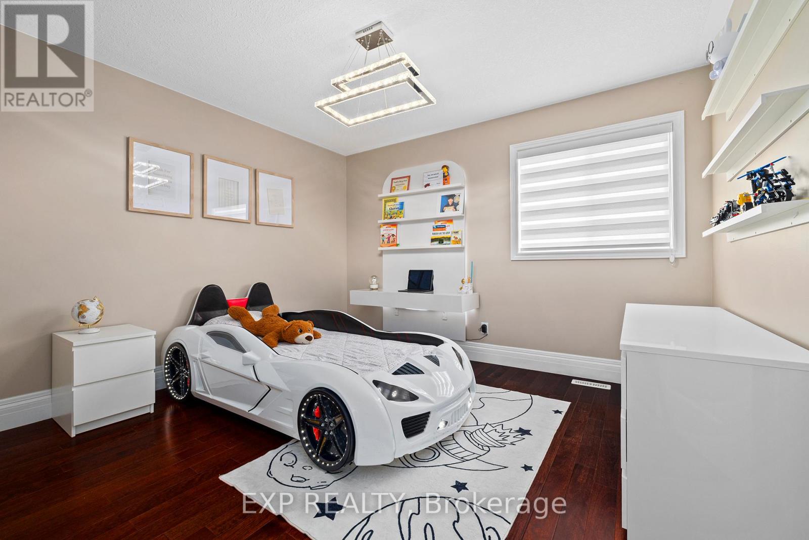 243 Sims Estate Drive, Kitchener, Ontario  N2A 4L4 - Photo 28 - X12406287