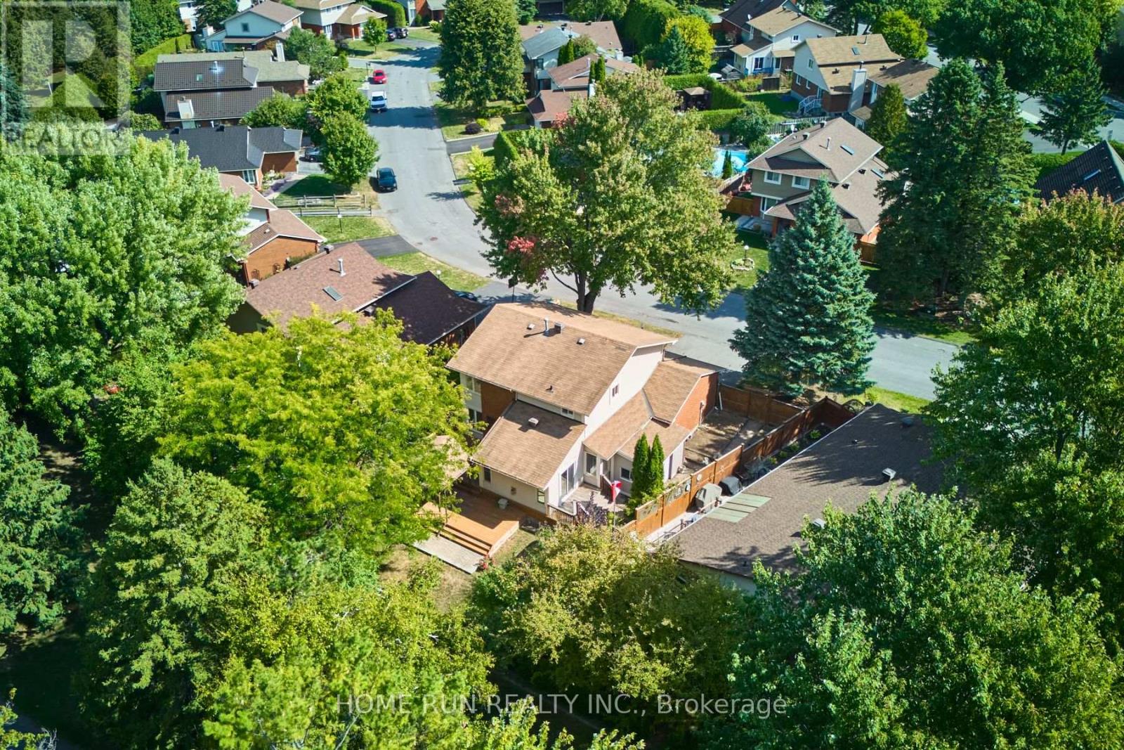 20 Thiessen Crescent, Ottawa, Ontario  K2L 2M3 - Photo 2 - X12408304