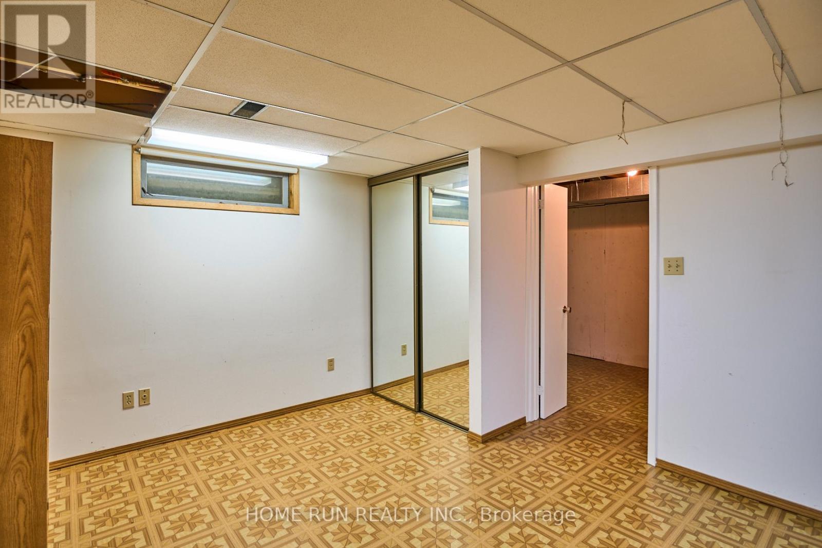 20 Thiessen Crescent, Ottawa, Ontario  K2L 2M3 - Photo 38 - X12408304