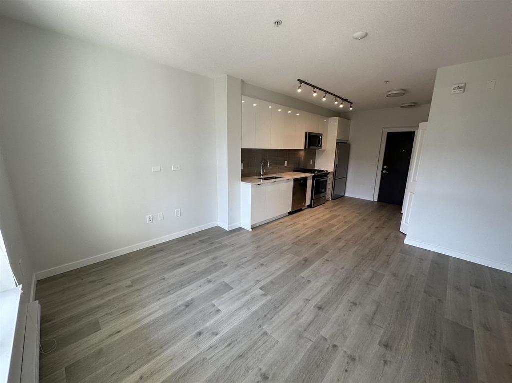 A201 8150 207 Street, Langley, British Columbia  V2Y 4J2 - Photo 3 - R3048315