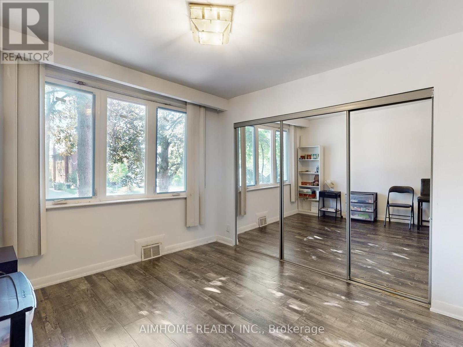 61 Talbot Road, Toronto, Ontario  M2M 1S1 - Photo 12 - C12408283
