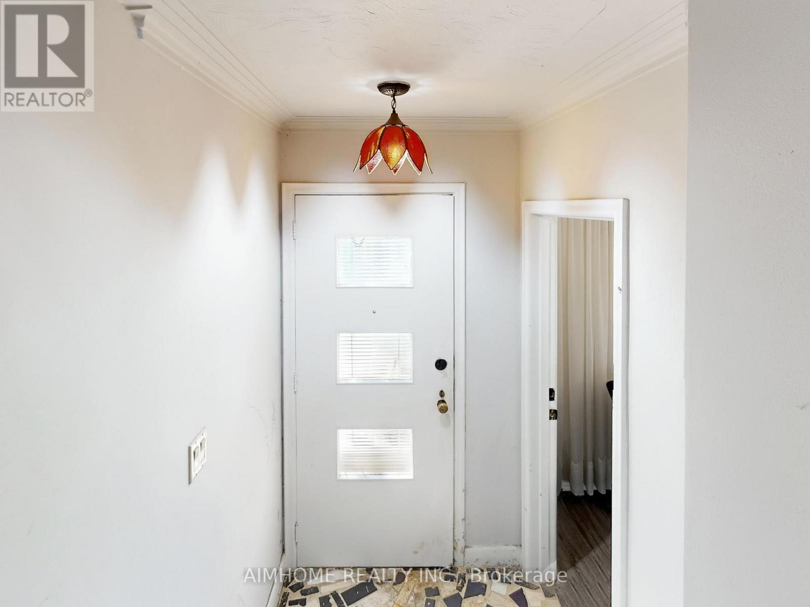 61 Talbot Road, Toronto, Ontario  M2M 1S1 - Photo 21 - C12408283