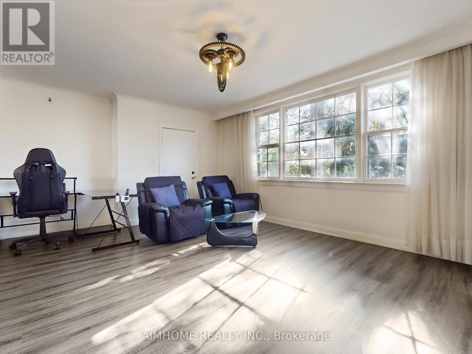 61 Talbot Road, Toronto, Ontario  M2M 1S1 - Photo 4 - C12408283