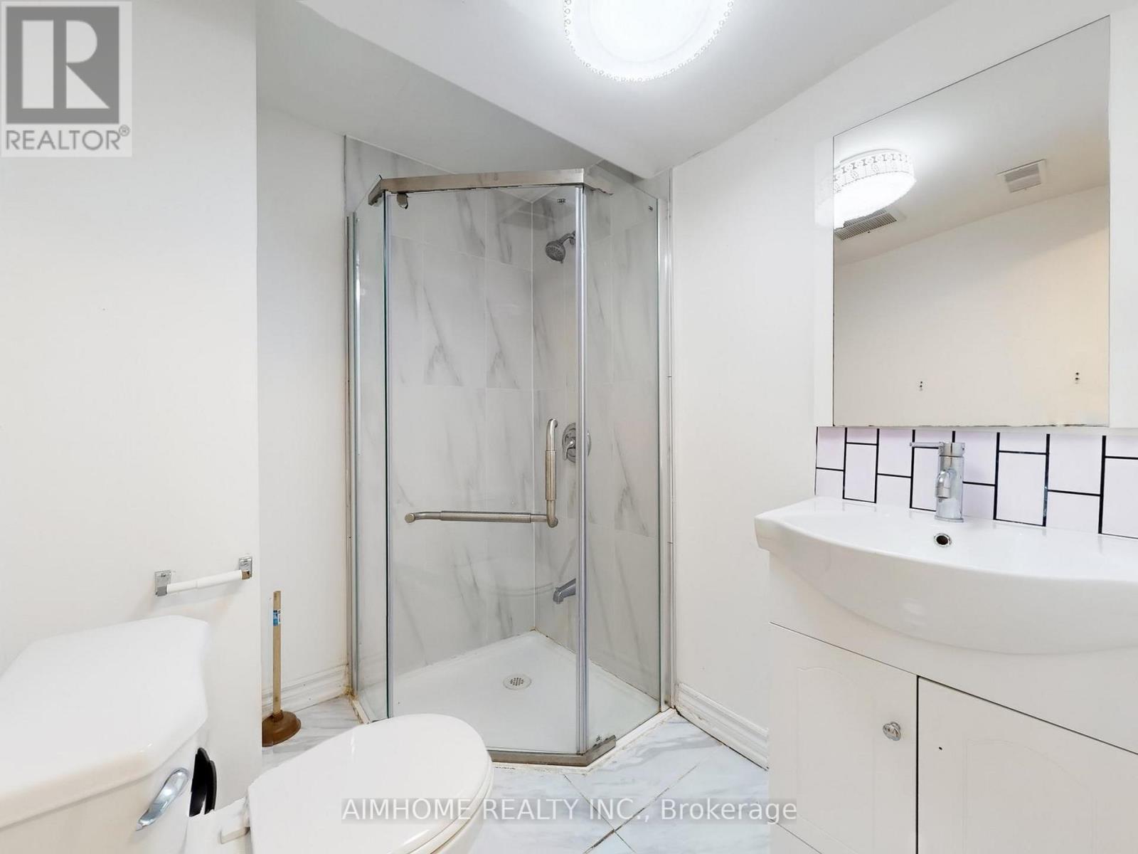 61 Talbot Road, Toronto, Ontario  M2M 1S1 - Photo 40 - C12408283