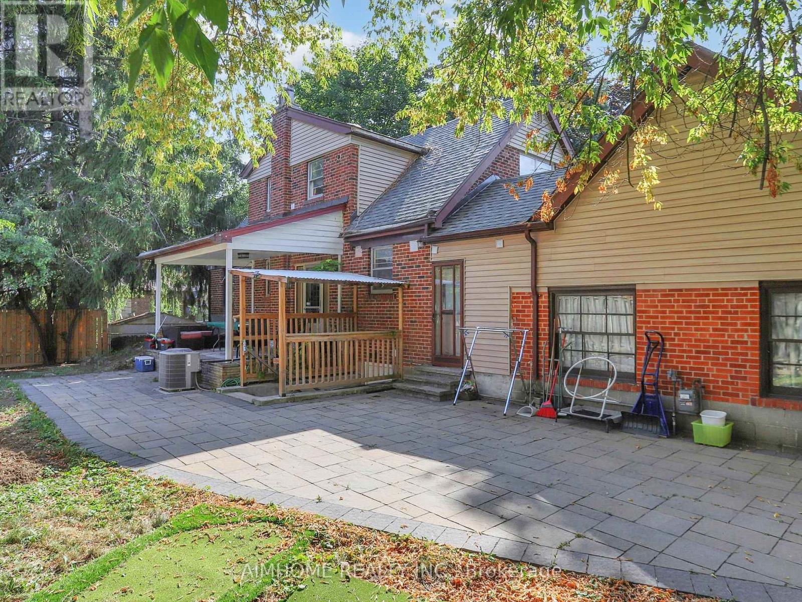 61 Talbot Road, Toronto, Ontario  M2M 1S1 - Photo 44 - C12408283