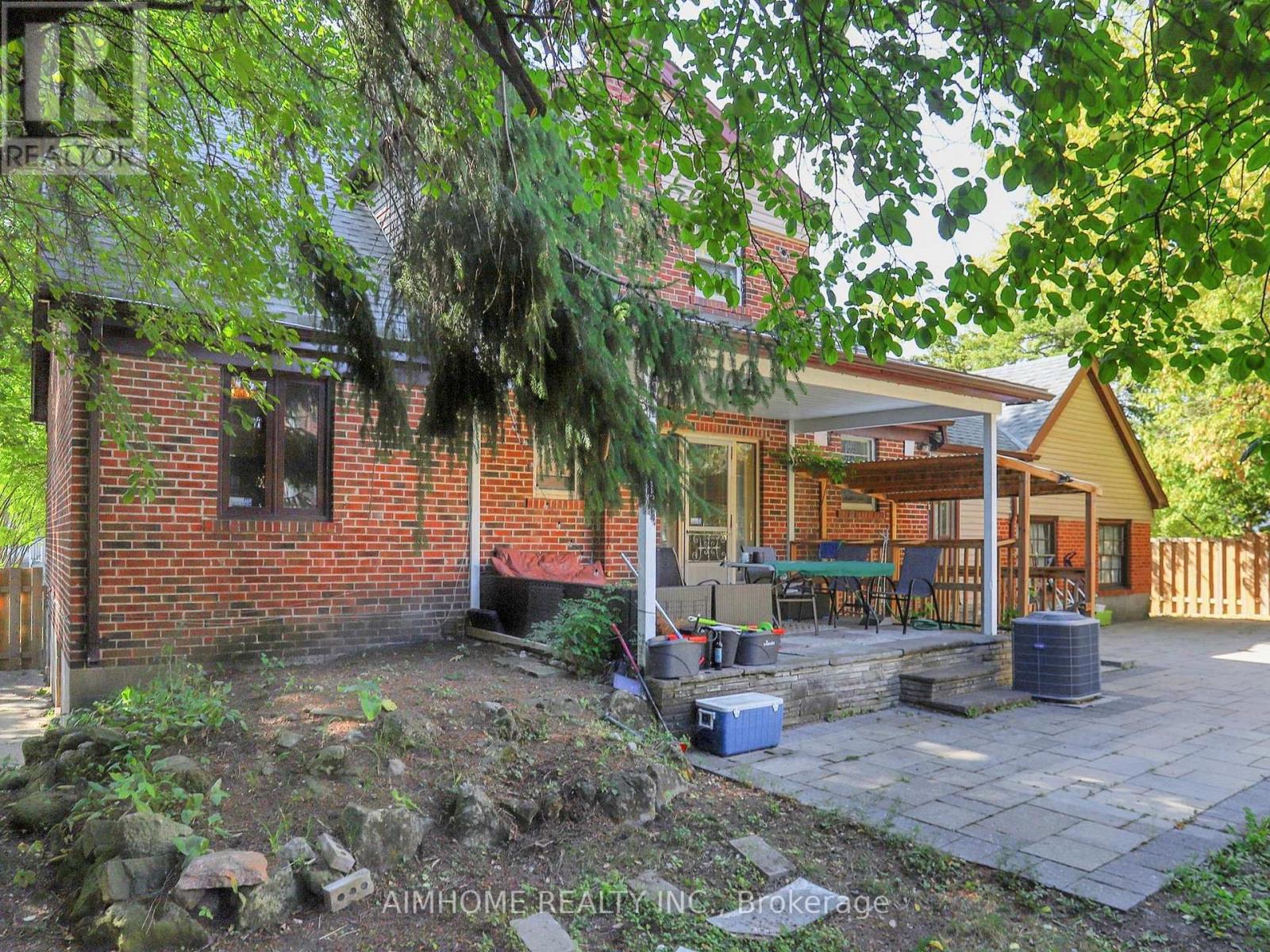 61 Talbot Road, Toronto, Ontario  M2M 1S1 - Photo 45 - C12408283