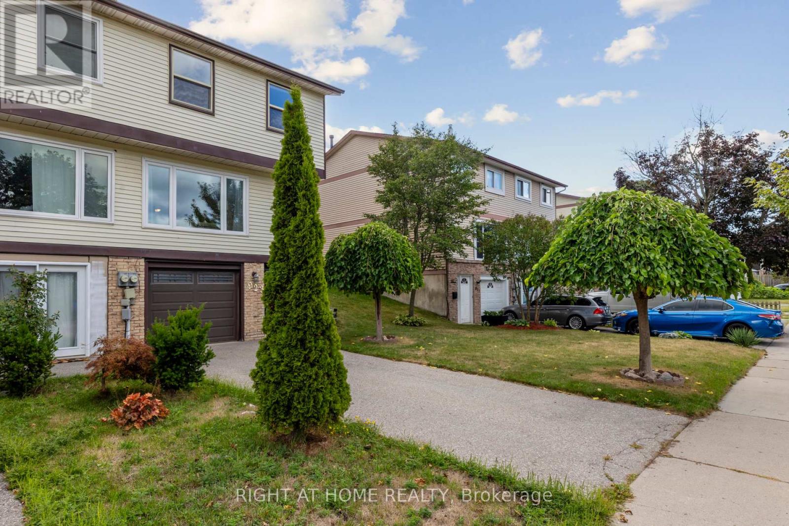 923 Southridge Street, Oshawa (Donevan), Ontario  L1H 8A4 - Photo 1 - E12408292