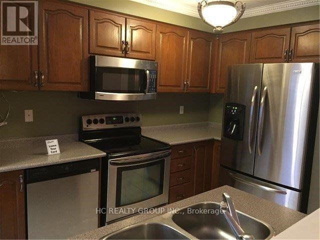 35 Ferris Street, Richmond Hill, Ontario  L4B 4K7 - Photo 3 - N12408273