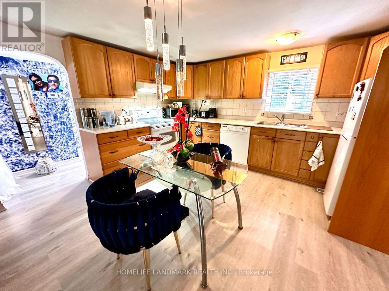 283 Pasadena Drive, Georgina, Ontario  L4P 2Z1 - Photo 10 - N12408278