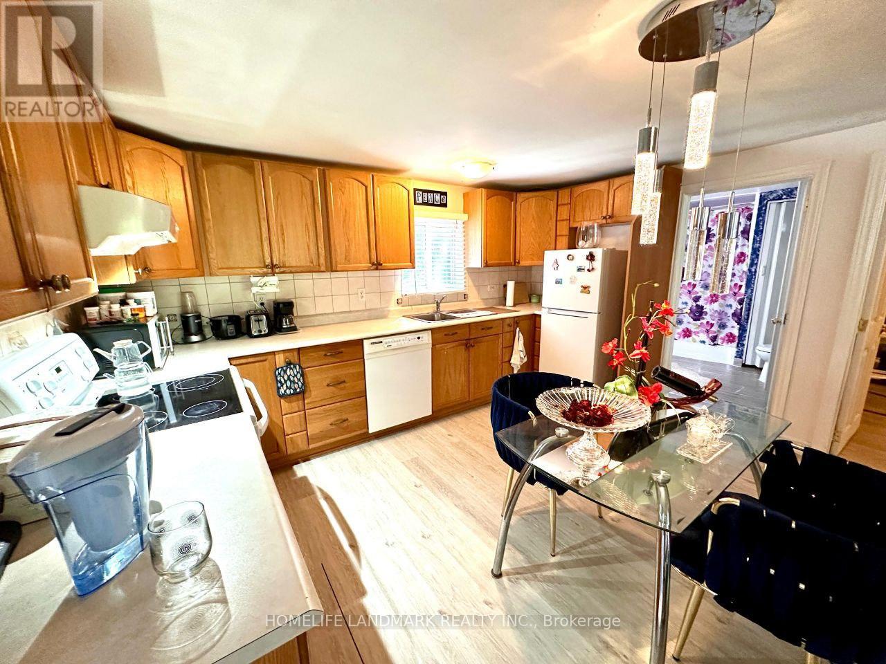 283 Pasadena Drive, Georgina, Ontario  L4P 2Z1 - Photo 8 - N12408278