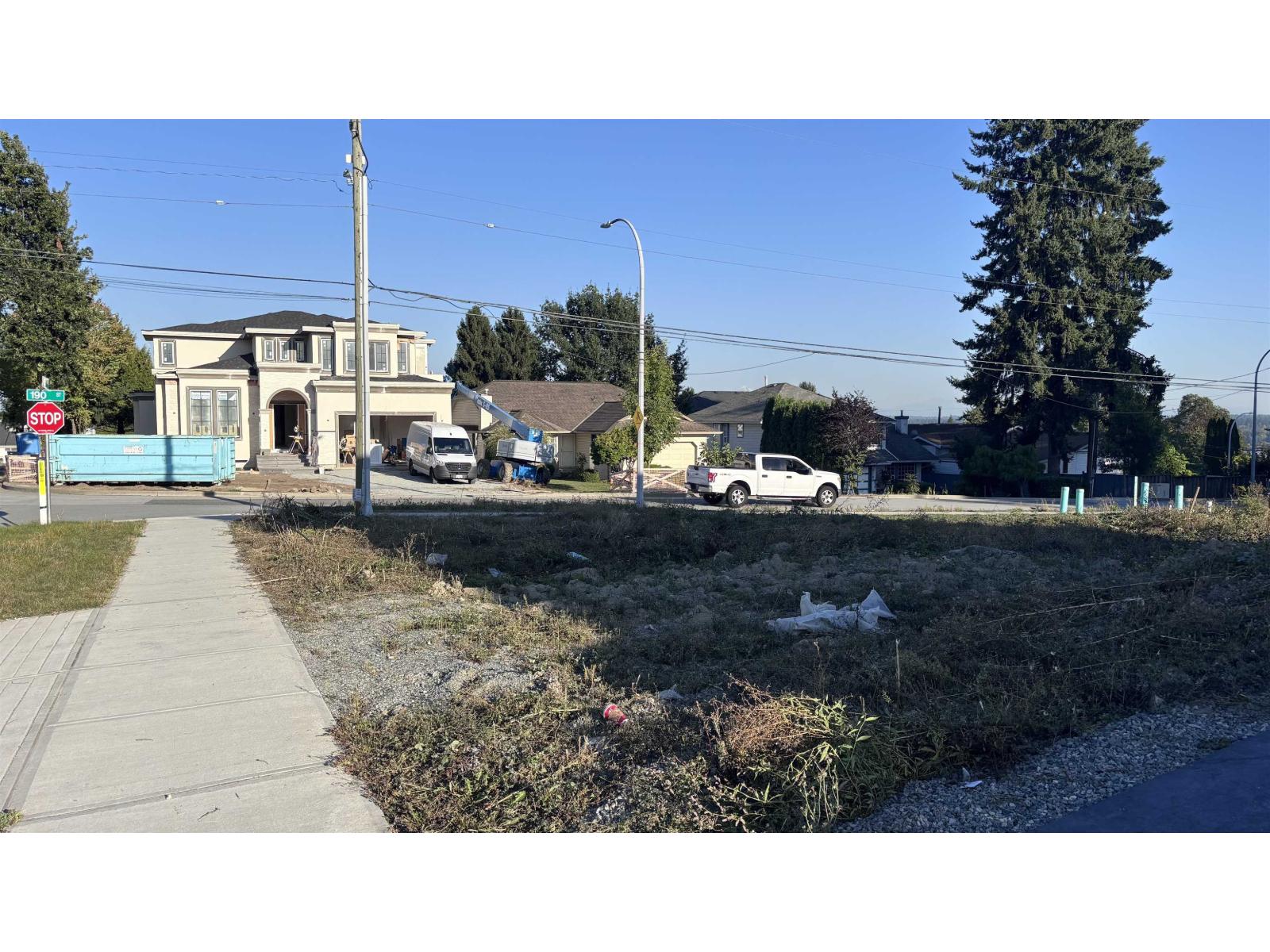 18998 62 Avenue, Surrey, British Columbia  V3S 8A3 - Photo 2 - R3048290