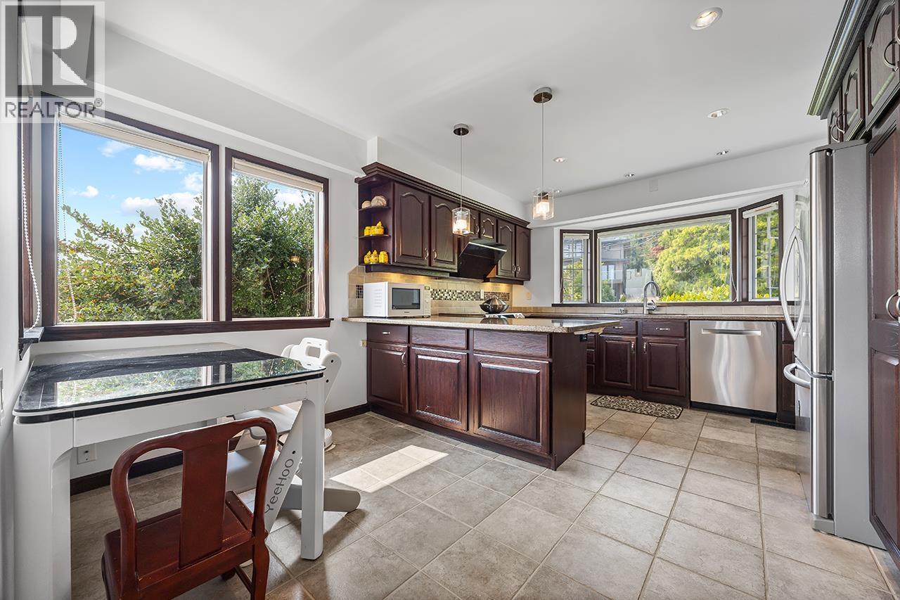 96 Bonnymuir Drive, West Vancouver, British Columbia  V7S 1L2 - Photo 10 - R3048382