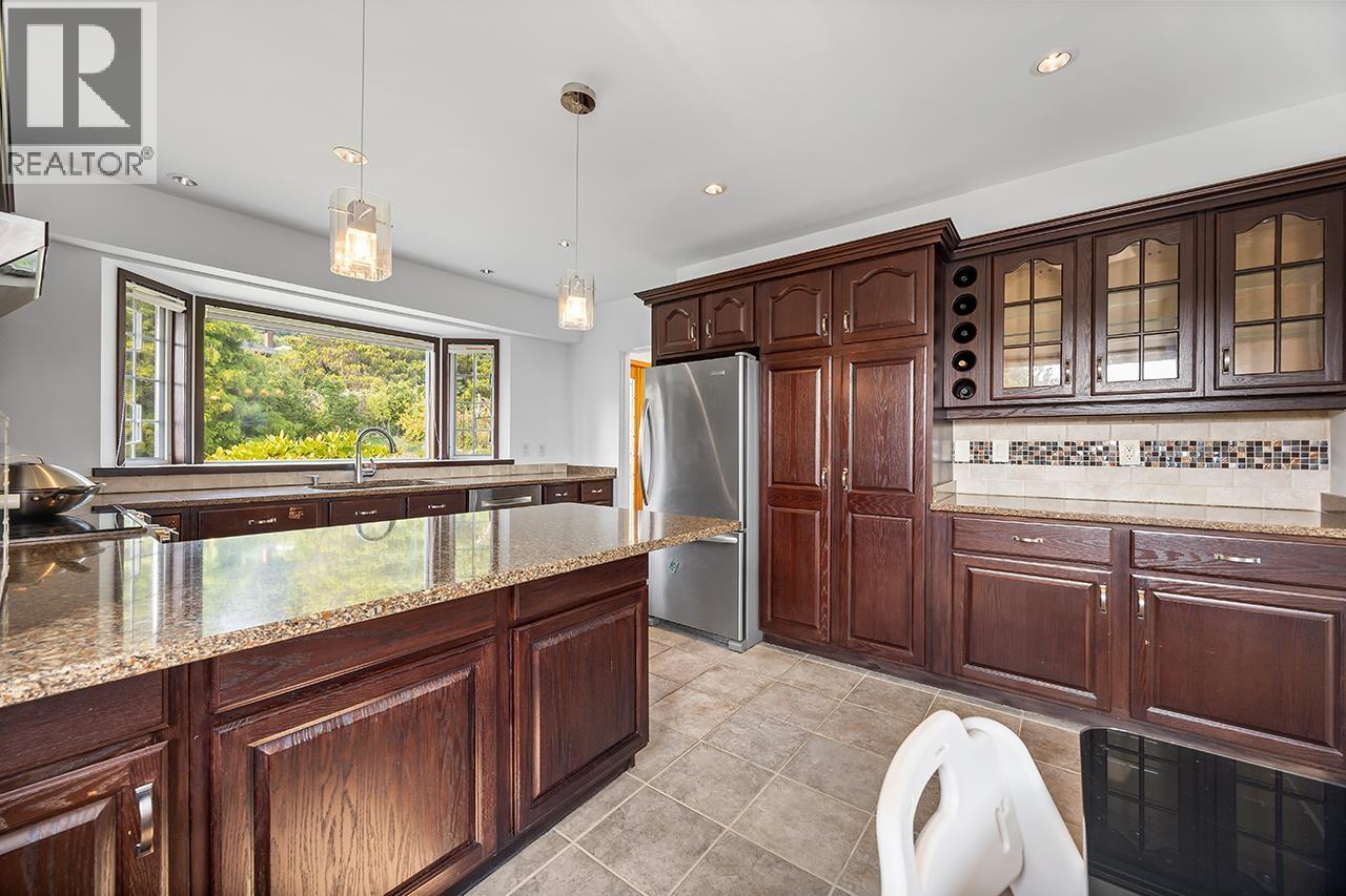 96 Bonnymuir Drive, West Vancouver, British Columbia  V7S 1L2 - Photo 11 - R3048382