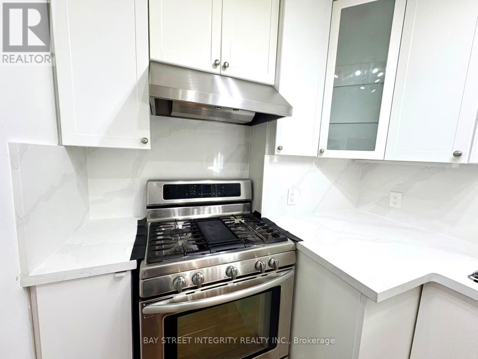 1270 Crossfield Bend, Mississauga, Ontario  L5G 3P4 - Photo 10 - W12408288