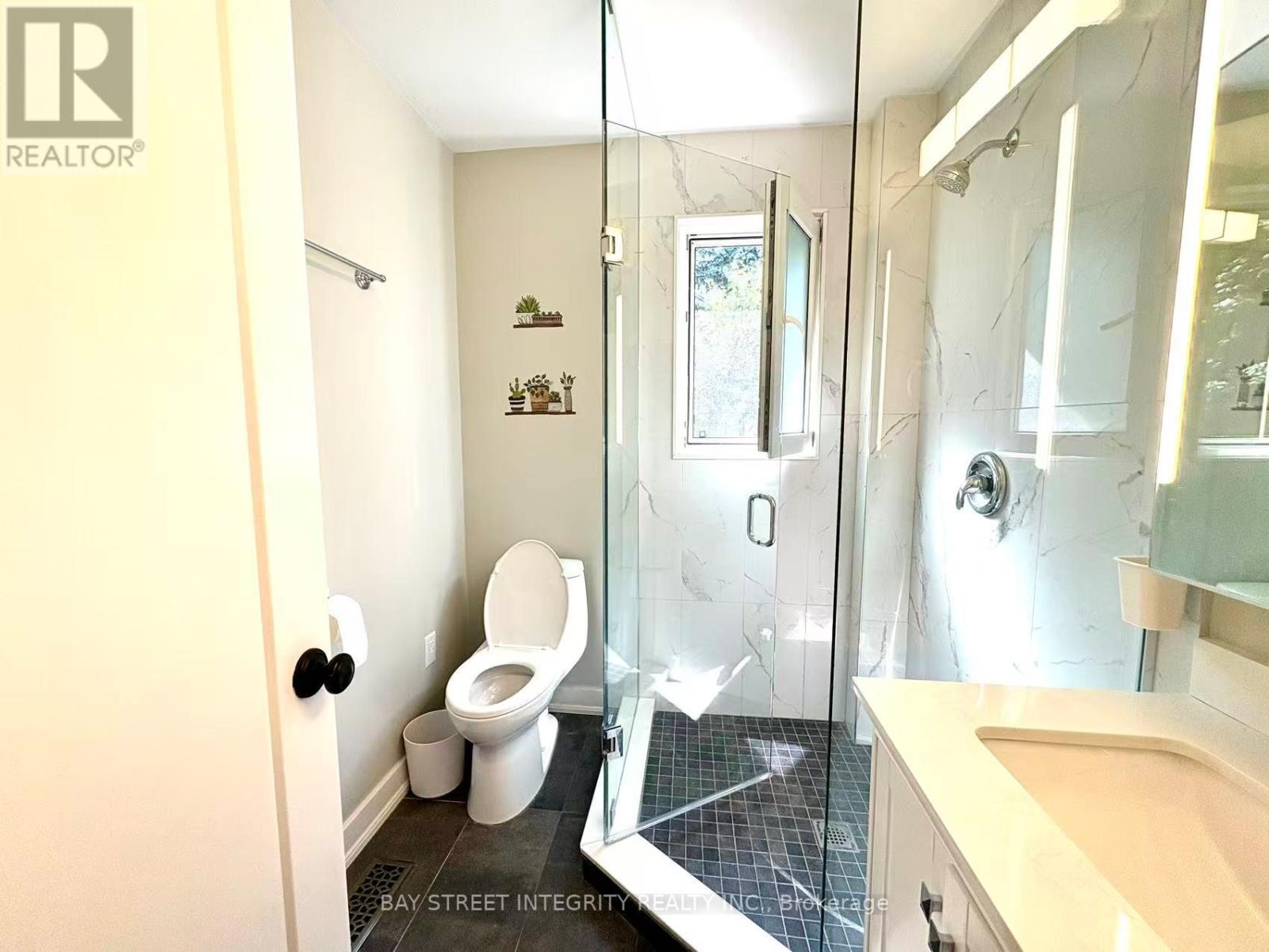 1270 Crossfield Bend, Mississauga, Ontario  L5G 3P4 - Photo 18 - W12408288