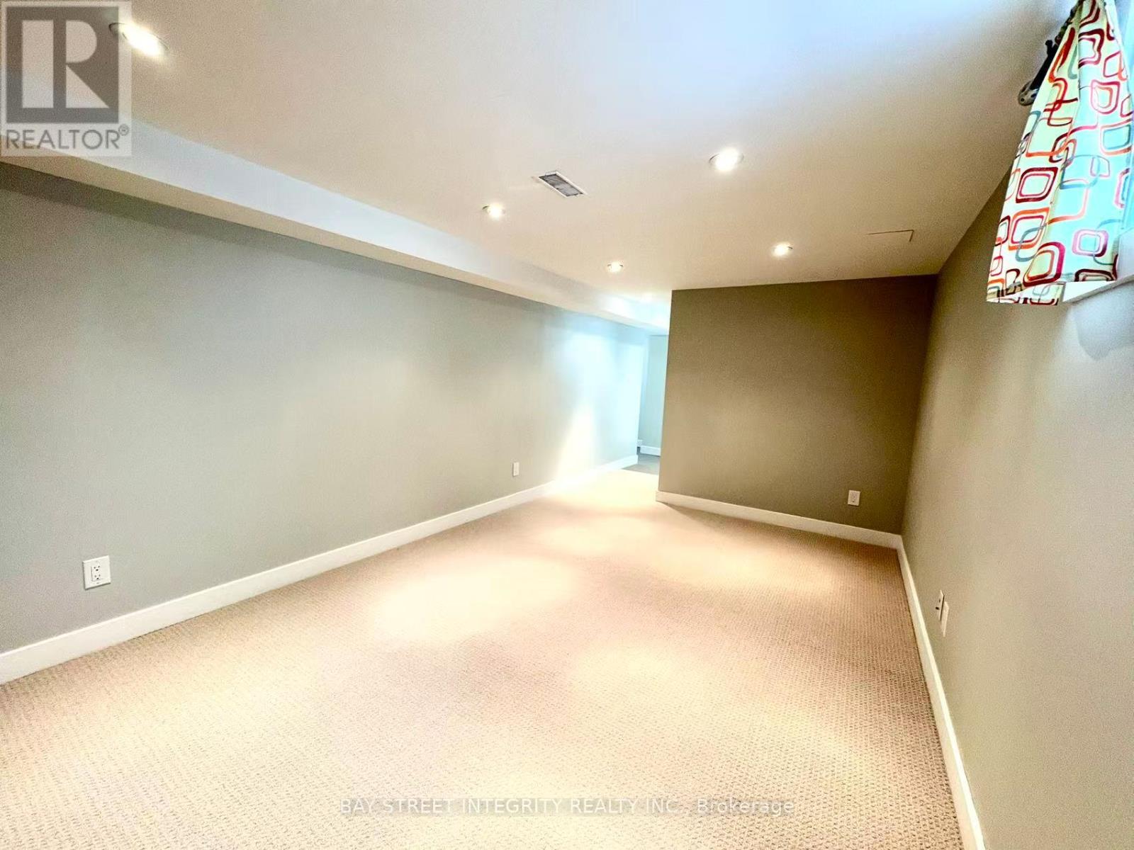 1270 Crossfield Bend, Mississauga, Ontario  L5G 3P4 - Photo 23 - W12408288