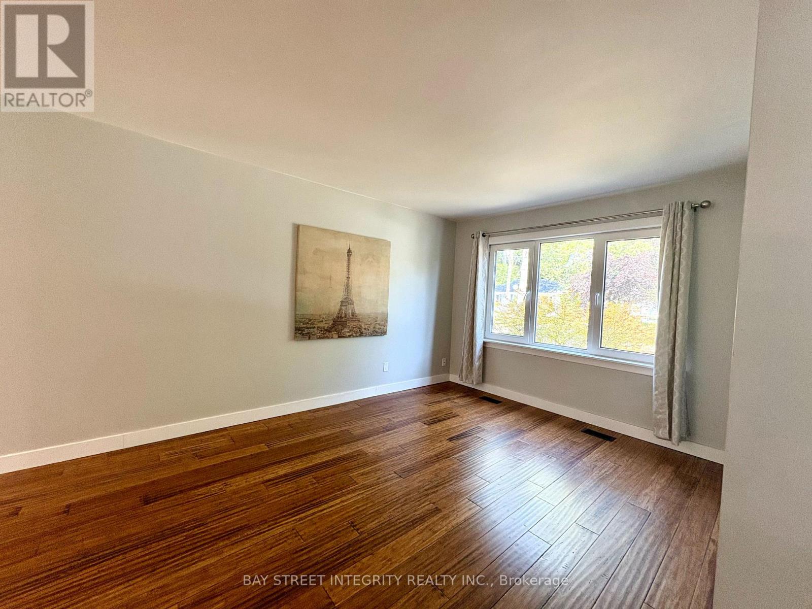 1270 Crossfield Bend, Mississauga, Ontario  L5G 3P4 - Photo 4 - W12408288