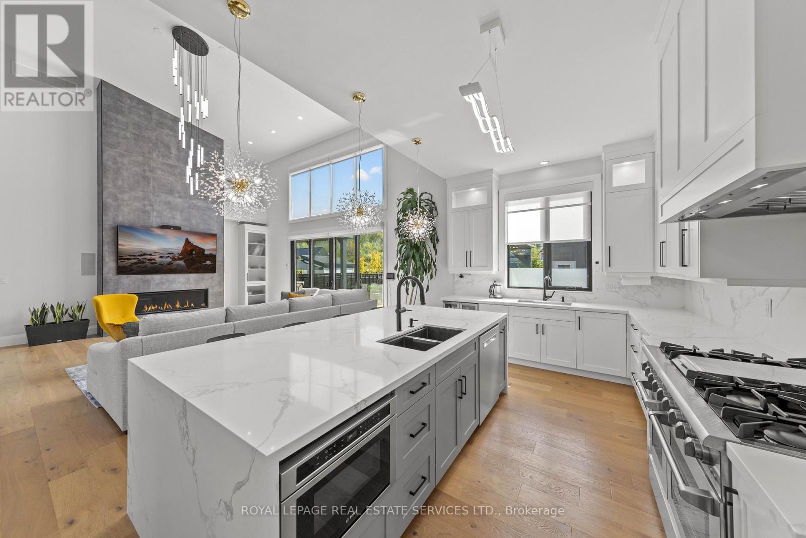 118 Barton Boulevard, Blue Mountains, Ontario  N0H 1J0 - Photo 6 - X12408274