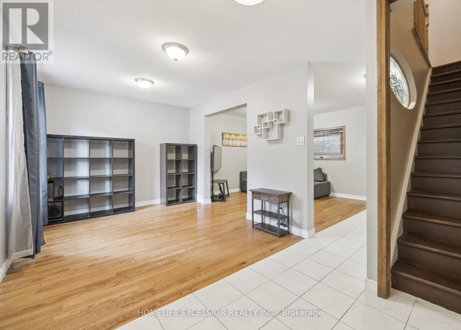 Property at 149 - 1247 HURON STREET image 2