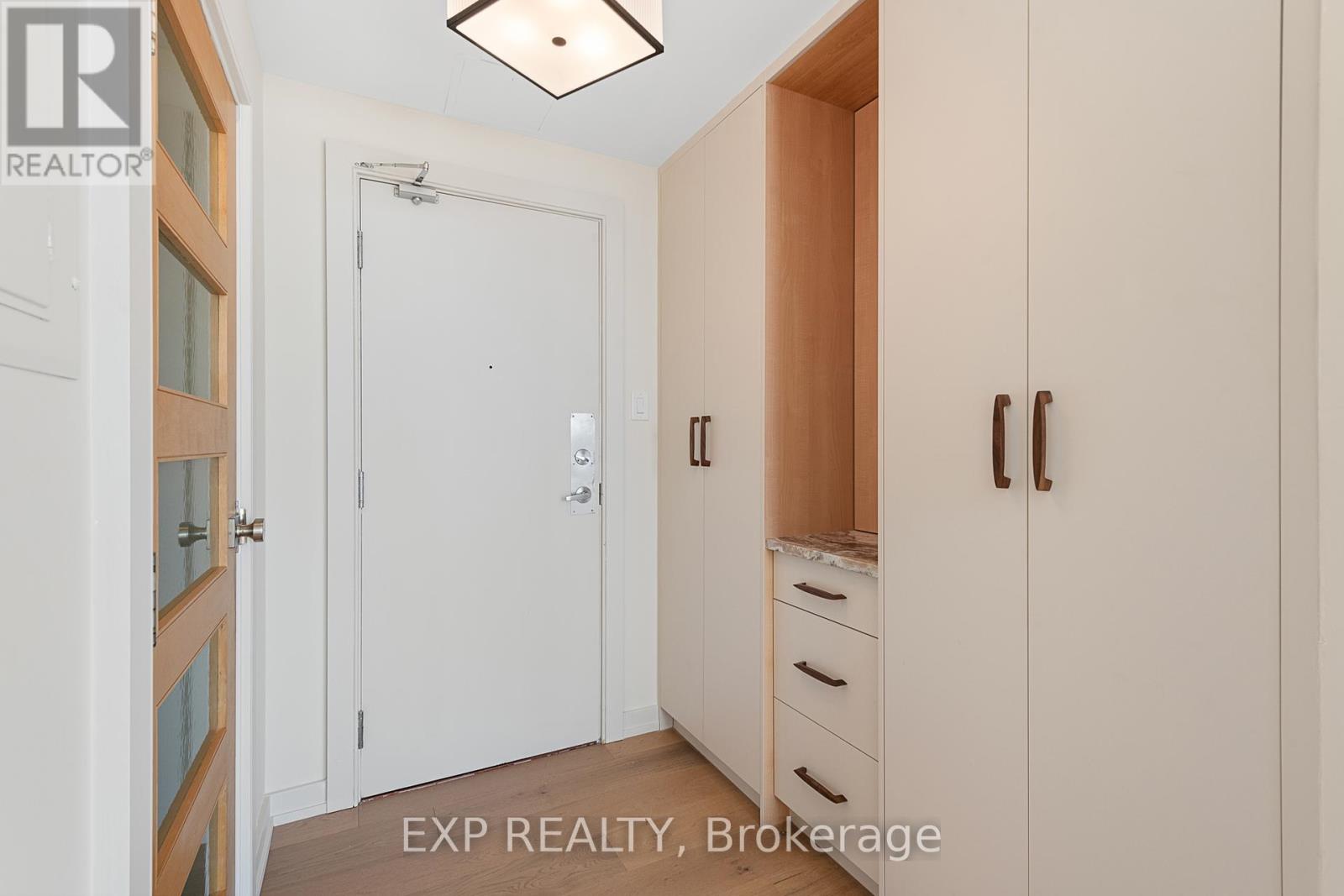 2309 - 324 Laurier Avenue W, Ottawa, Ontario  K1N 6P6 - Photo 3 - X12408317