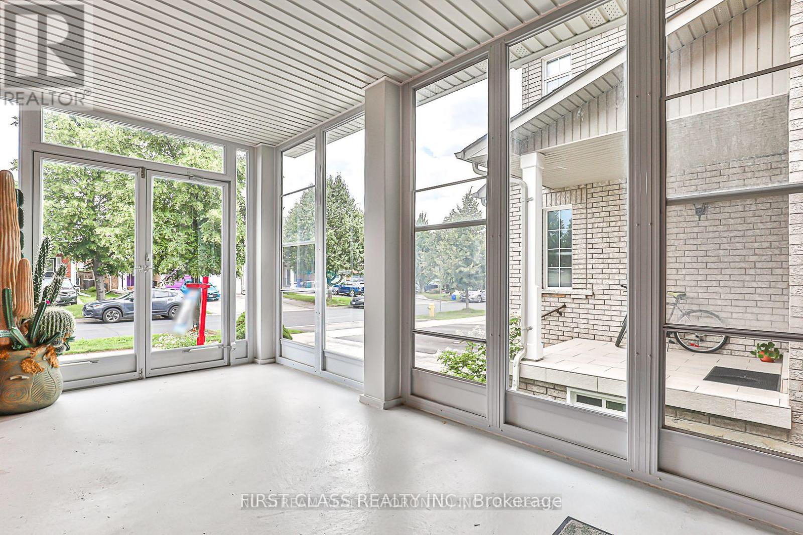 134 Trail Ridge Lane, Markham, Ontario  L6C 2C5 - Photo 2 - N12408328