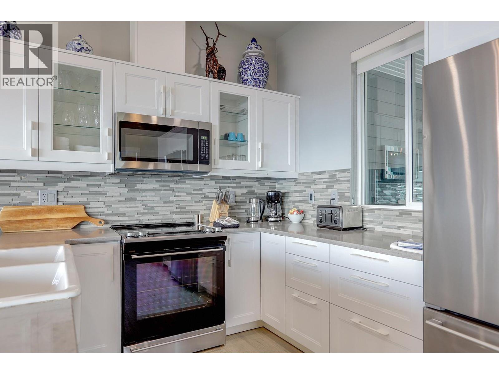 9905 Pinnacles Road Unit# 6, Silver Star, British Columbia  V1B 0S2 - Photo 17 - 10363106
