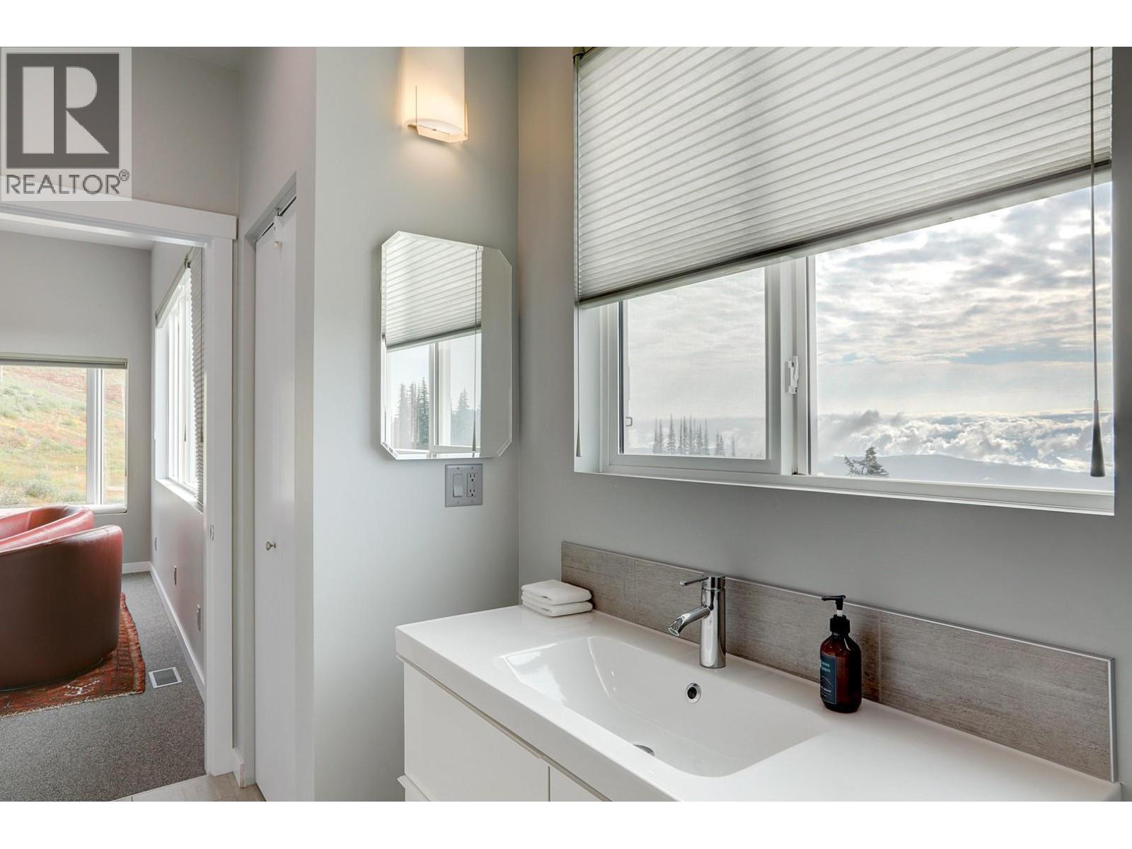 9905 Pinnacles Road Unit# 6, Silver Star, British Columbia  V1B 0S2 - Photo 52 - 10363106