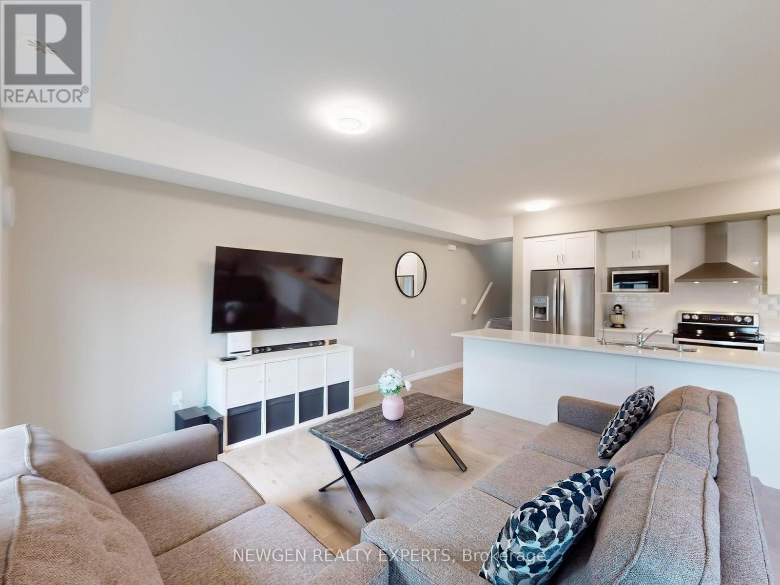 48 - 107 Westra Drive, Guelph/eramosa, Ontario  N1K 0A5 - Photo 5 - X12408307