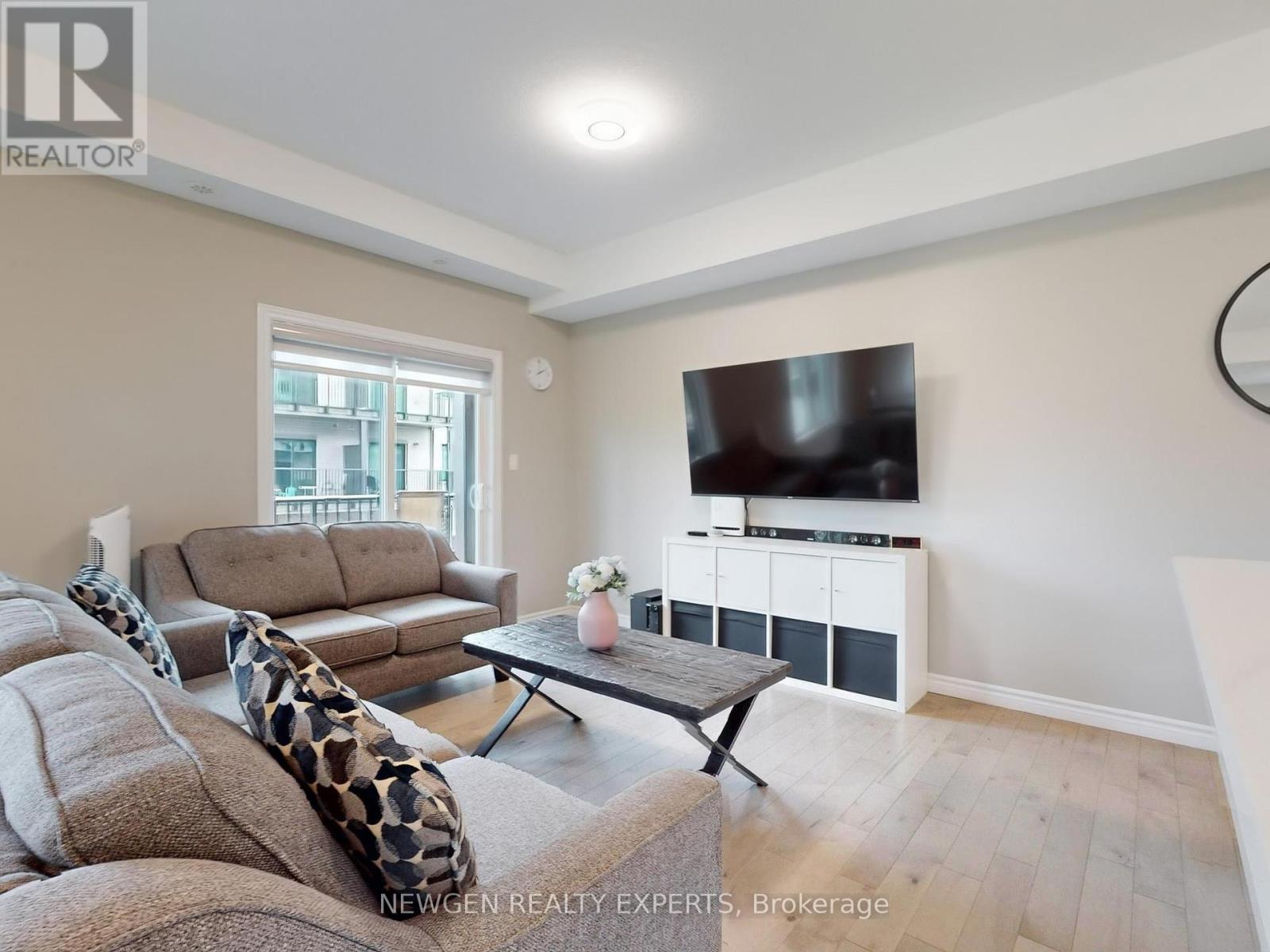 48 - 107 Westra Drive, Guelph/eramosa, Ontario  N1K 0A5 - Photo 6 - X12408307