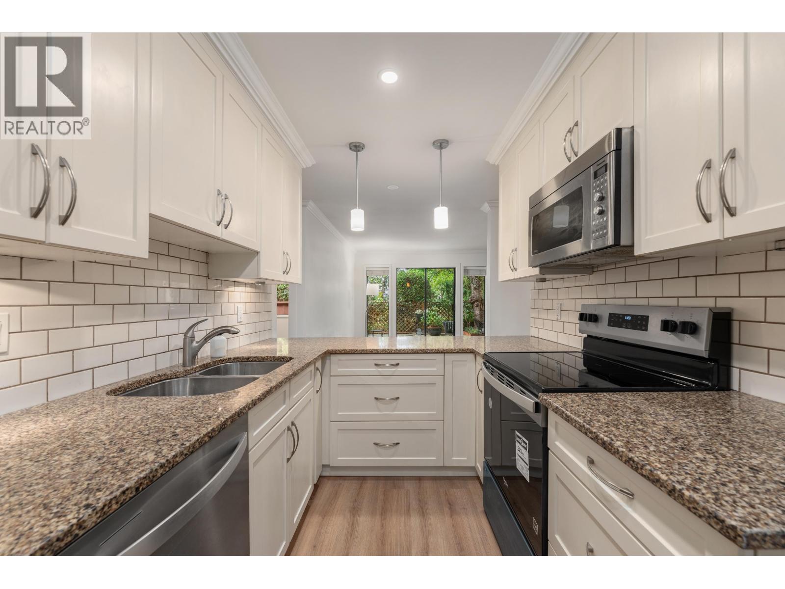 2 7307 Montecito Drive, Burnaby, British Columbia  V5A 1R2 - Photo 12 - R3047816