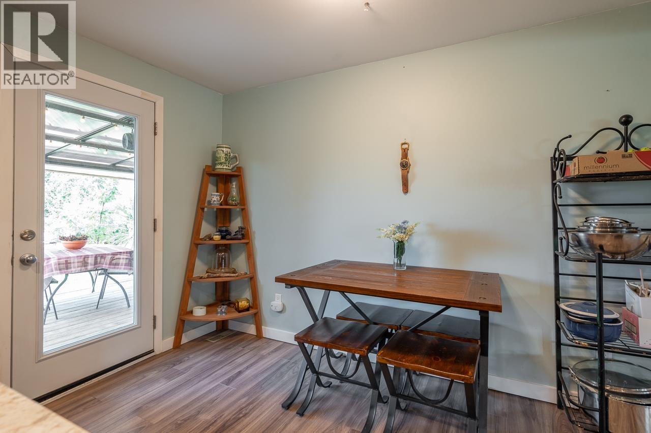 260 Dogwood Avenue, 100 Mile House, British Columbia  V0K 2E0 - Photo 20 - R3048955