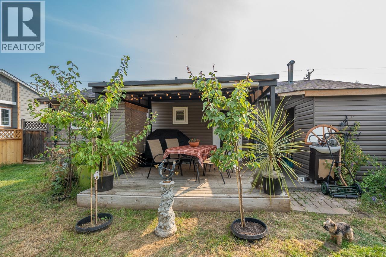 260 Dogwood Avenue, 100 Mile House, British Columbia  V0K 2E0 - Photo 29 - R3048955