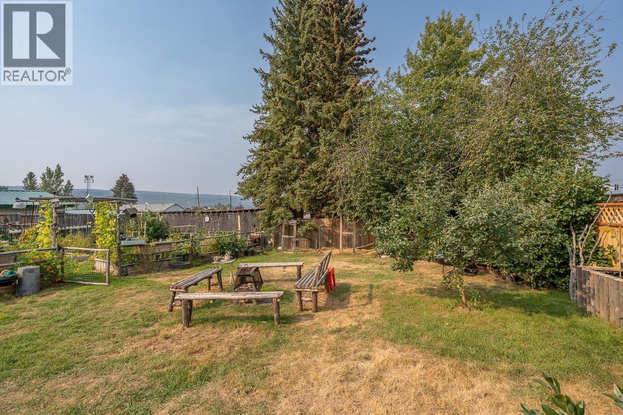 260 Dogwood Avenue, 100 Mile House, British Columbia  V0K 2E0 - Photo 32 - R3048955
