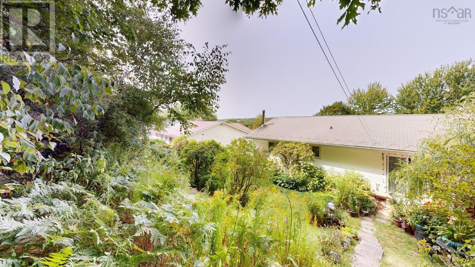 Property at 71 Riverview Crescent image 5