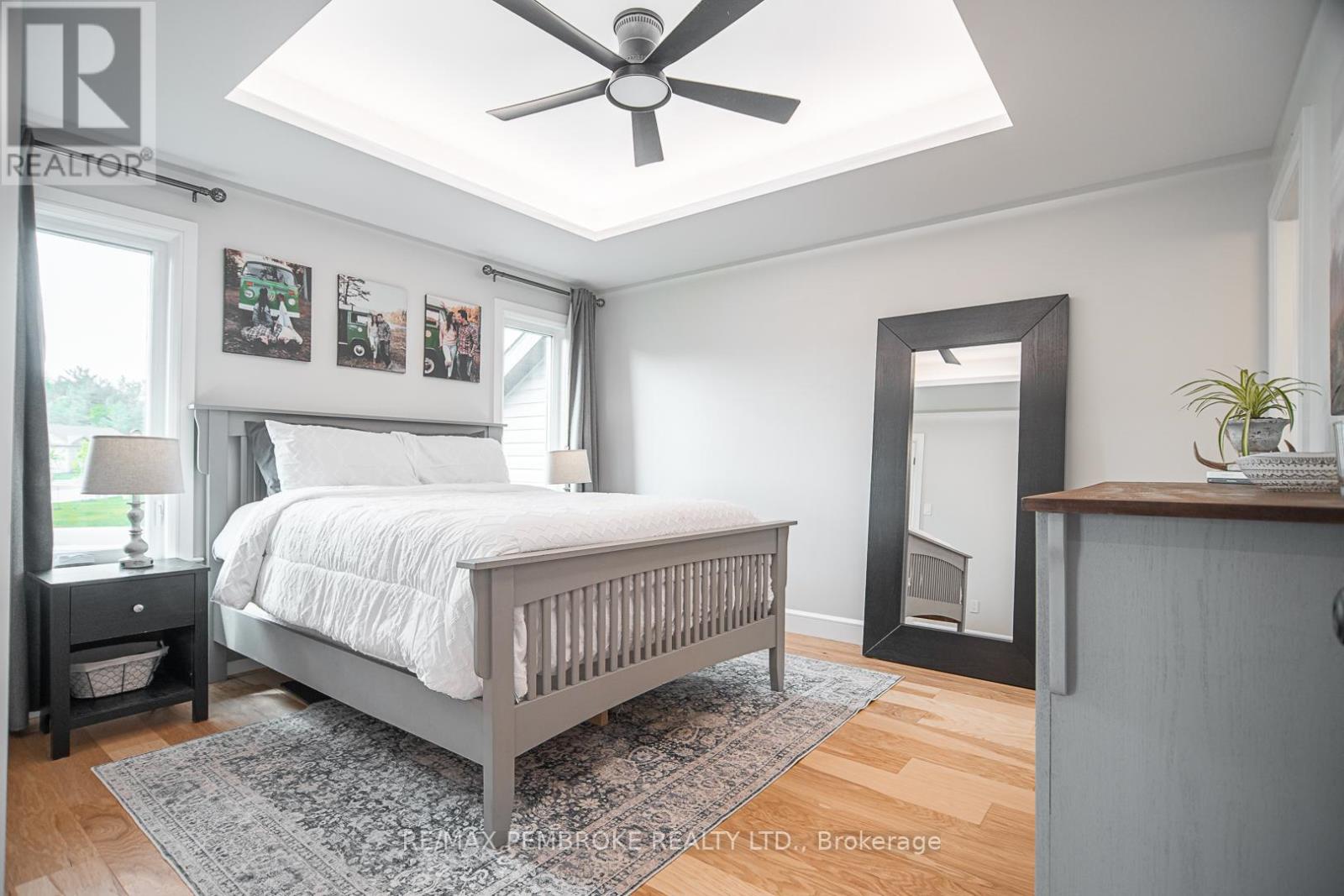 45 Liam Street, Petawawa, Ontario  K8H 0G7 - Photo 17 - X12408378