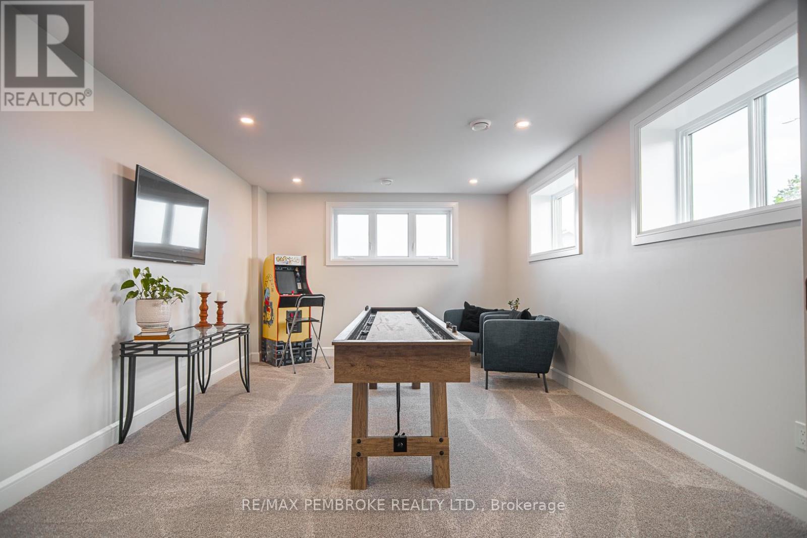 45 Liam Street, Petawawa, Ontario  K8H 0G7 - Photo 28 - X12408378