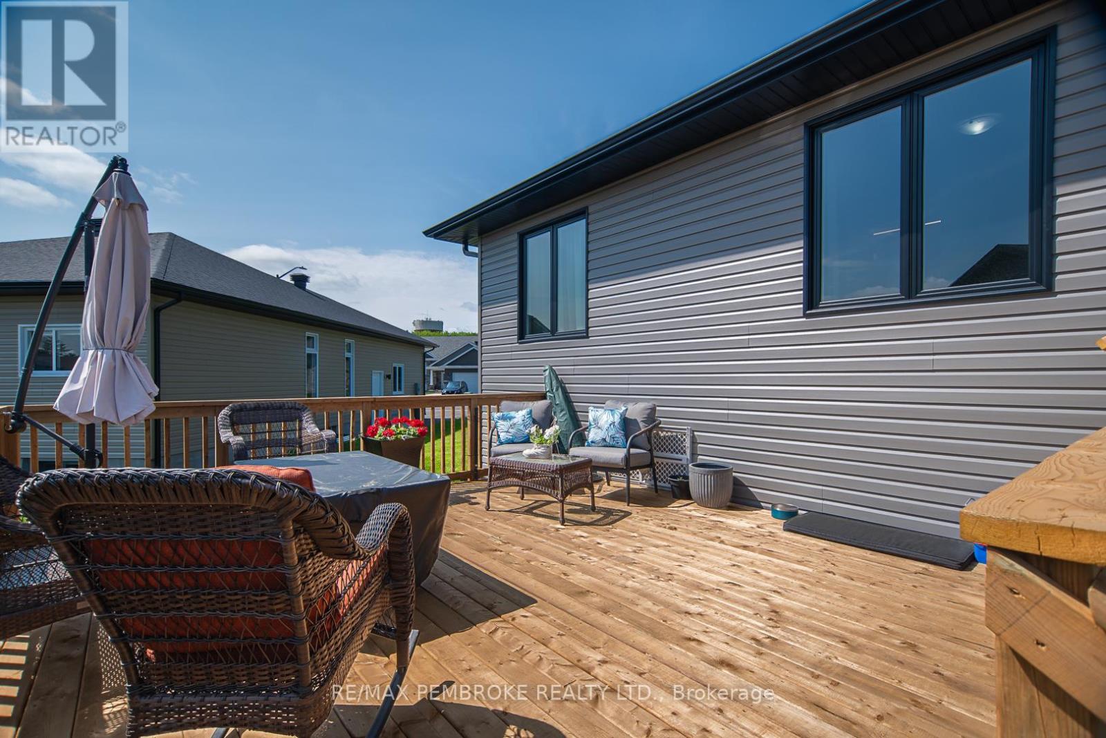 45 Liam Street, Petawawa, Ontario  K8H 0G7 - Photo 37 - X12408378