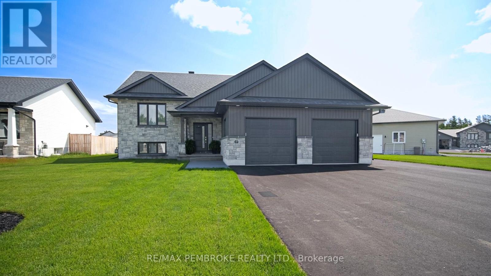 45 Liam Street, Petawawa, Ontario  K8H 0G7 - Photo 41 - X12408378