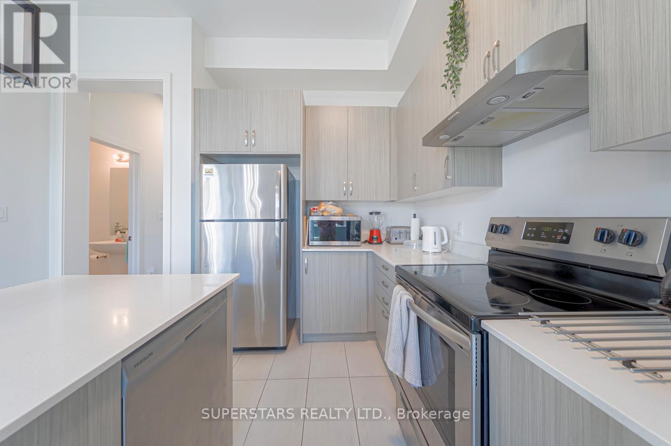 179 Carpaccio Avenue, Vaughan, Ontario  L4H 4R6 - Photo 4 - N12408336