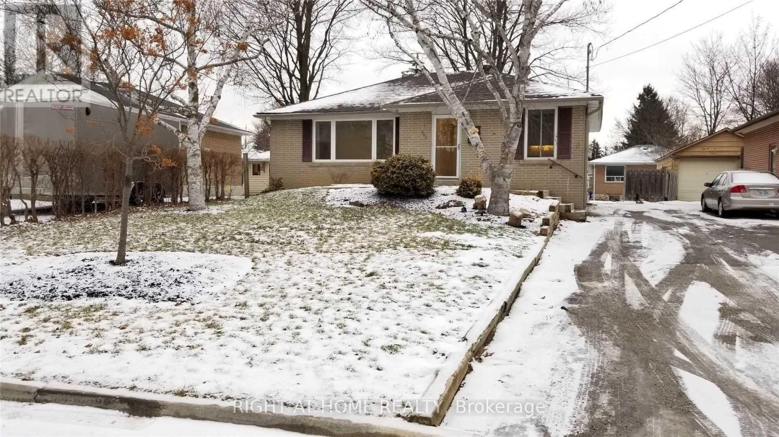 Main Floor - 409 Marybay Crescent, Richmond Hill, Ontario  L4C 2X5 - Photo 1 - N12408338