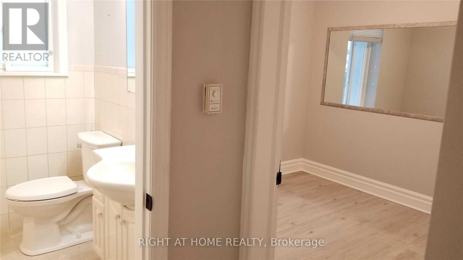 Main Floor - 409 Marybay Crescent, Richmond Hill, Ontario  L4C 2X5 - Photo 10 - N12408338