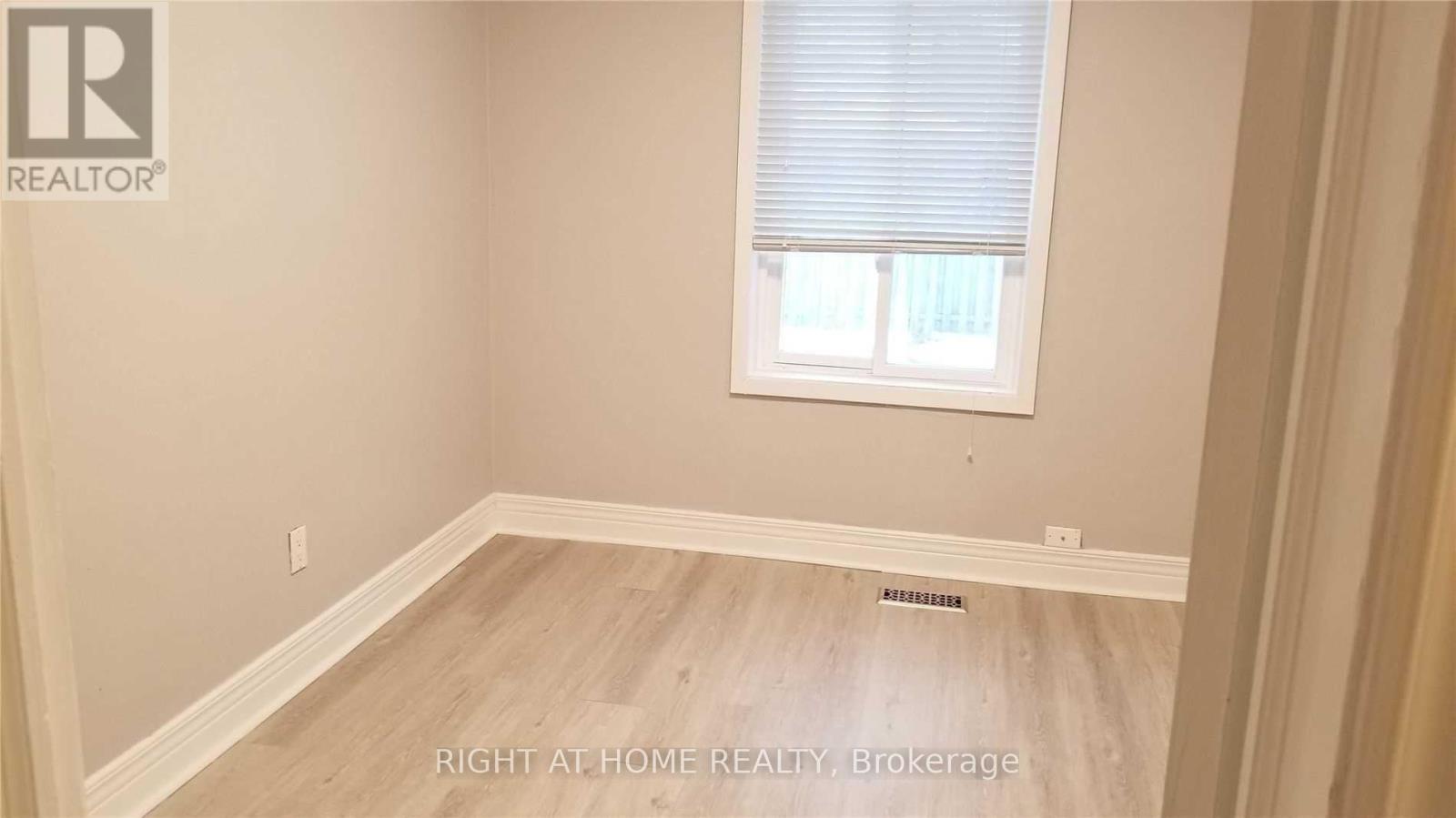 Main Floor - 409 Marybay Crescent, Richmond Hill, Ontario  L4C 2X5 - Photo 13 - N12408338