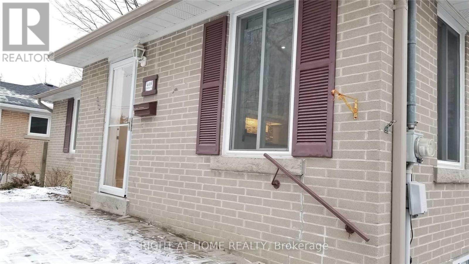 Main Floor - 409 Marybay Crescent, Richmond Hill, Ontario  L4C 2X5 - Photo 3 - N12408338