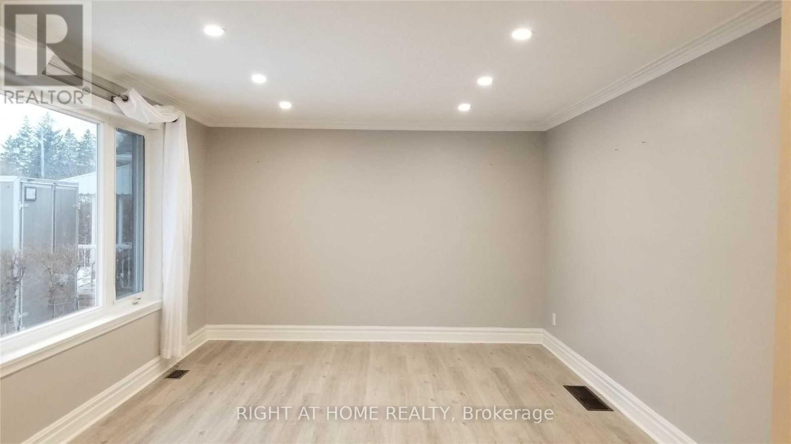 Main Floor - 409 Marybay Crescent, Richmond Hill, Ontario  L4C 2X5 - Photo 6 - N12408338